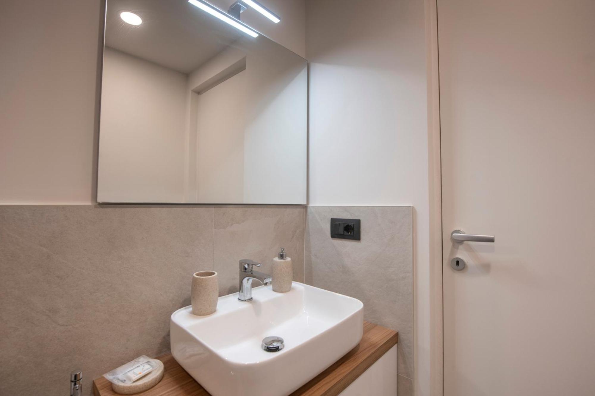258 - The Loft In Largo Zecca - Luxury Nel Cuore Di Genova Eksteriør bilde