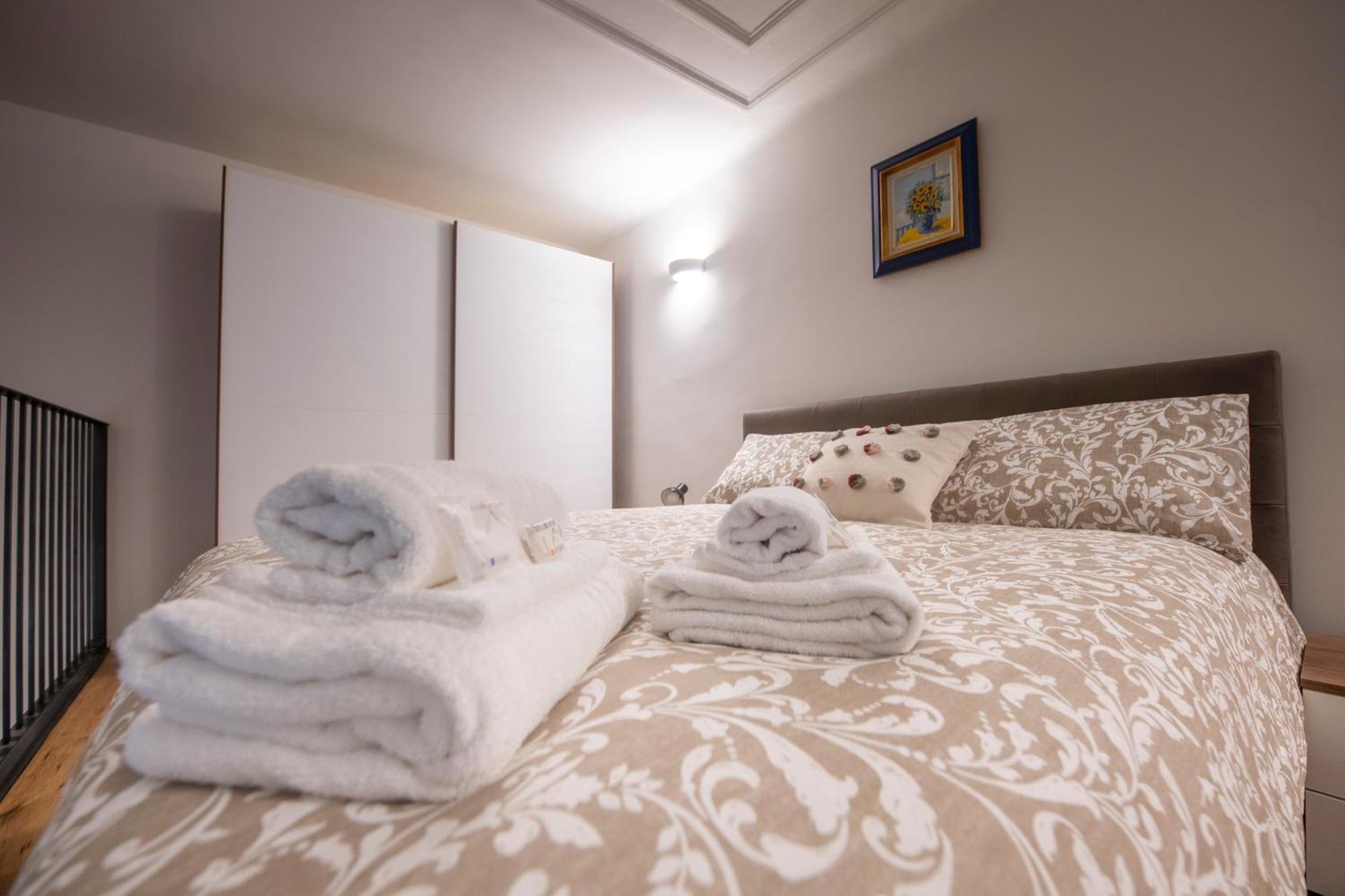 258 - The Loft In Largo Zecca - Luxury Nel Cuore Di Genova Eksteriør bilde